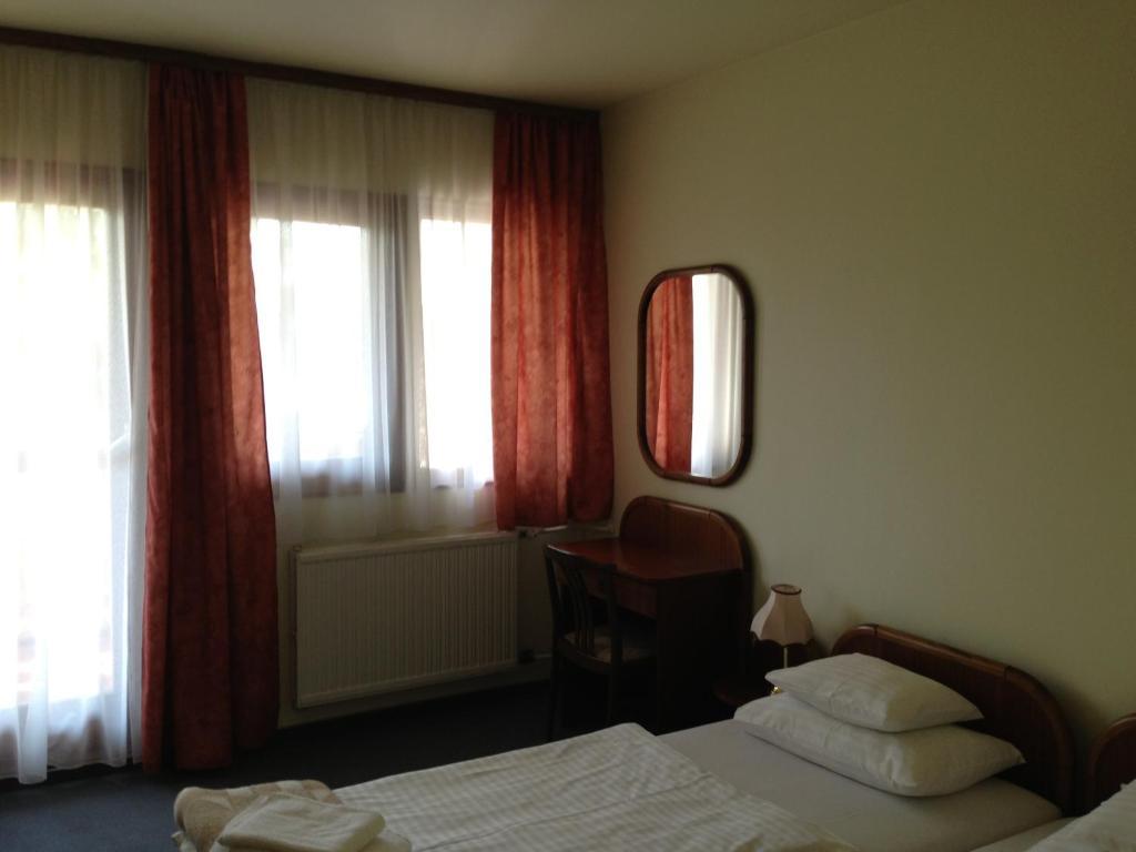 Hotel Uni Balatonfüred Oda fotoğraf